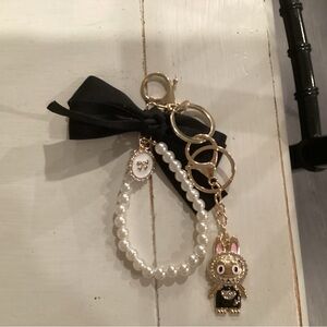 Black Pearl Keychain Set
